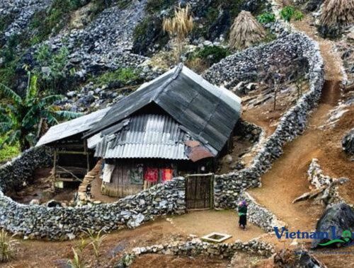 Ha Giang is a breathtaking province in northern Vietnam, renowned for its stunning landscapes featuring towering limestone karst formations.