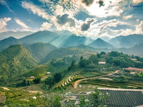 Cát Cát is a charming village near Sapa in Lào Cai Province, celebrated for its rustic beauty, ethnic Hmong culture.