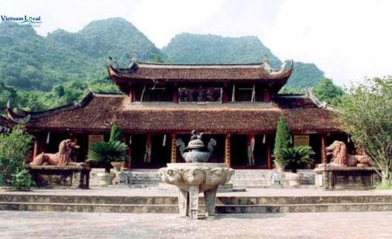 Chùa Hương, is a sacred Buddhist site nestled in a picturesque limestone mountain range.