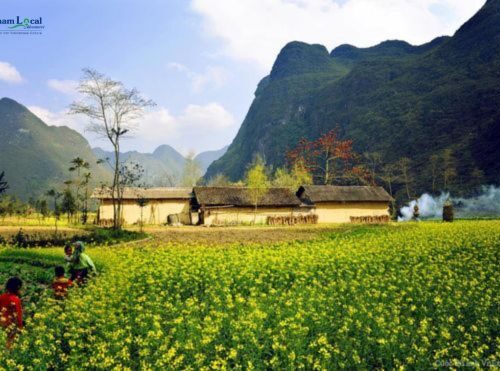 Tây Bắc characterized by its stunning mountainous landscapes, diverse ethnic cultures.