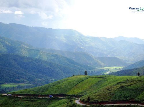 Sơn La known for its diverse ethnic cultures, stunning landscapes.