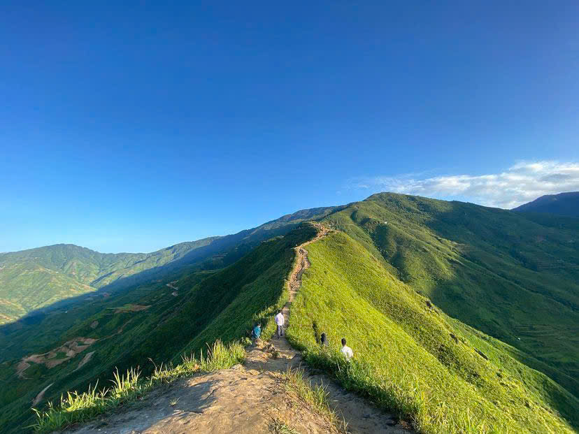 Trekking To Cloud Heaven Mountain And Magic Moss Forest: Ta Xua & Ta Chi Nhu