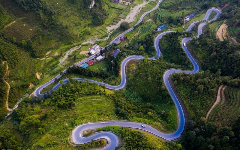 Unveiling Vietnam’s Beauty from Bustling Cities to Mountain Trails