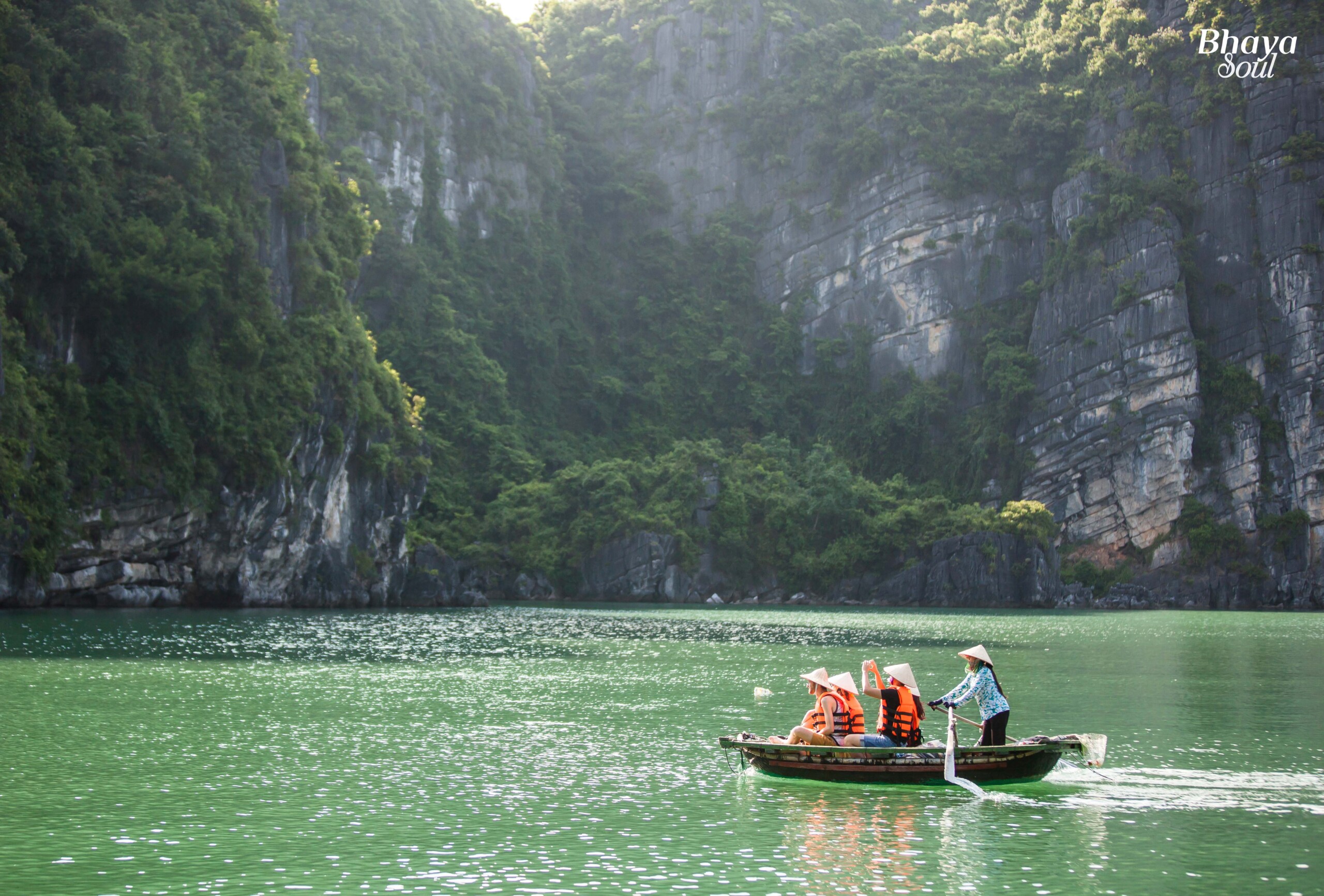 Excursion by rowing boat