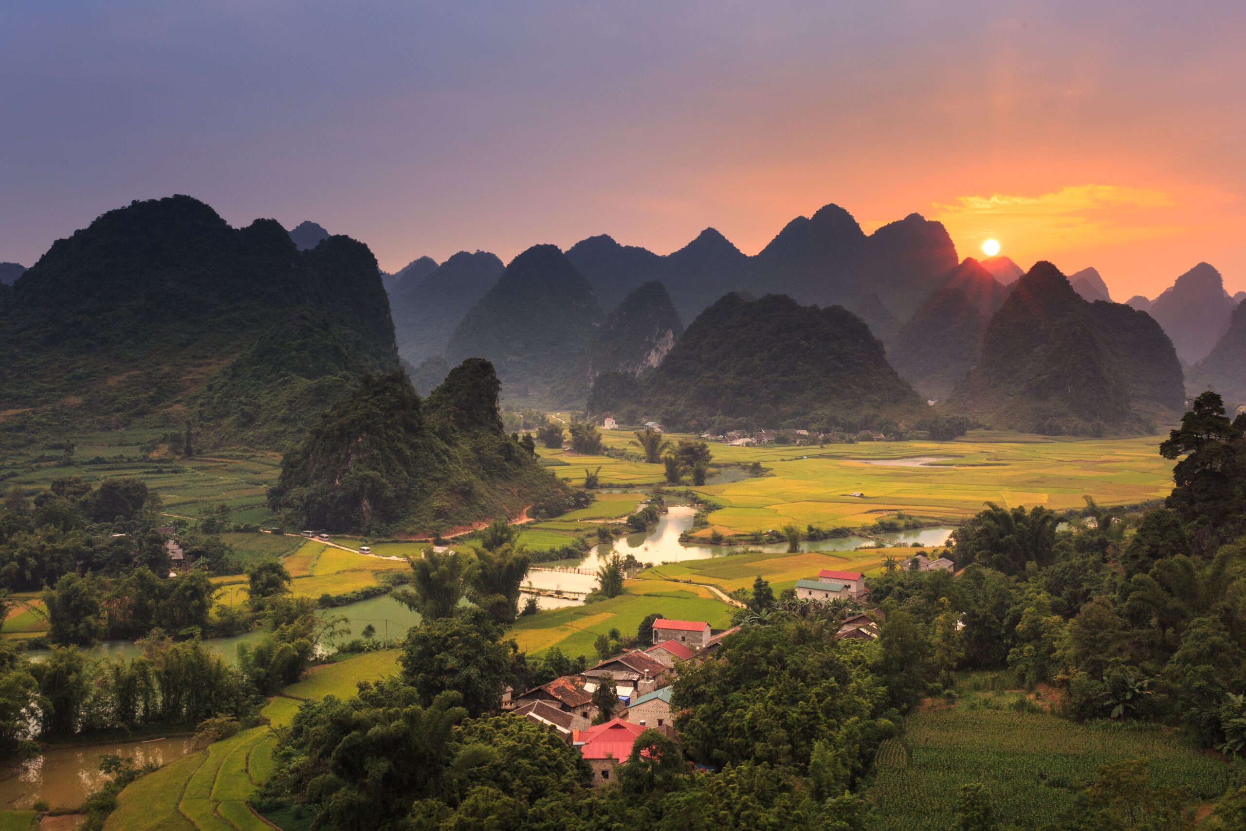 Beyond the Map: Finding the Ultimate Vietnam Hidden Gems with Local Experts